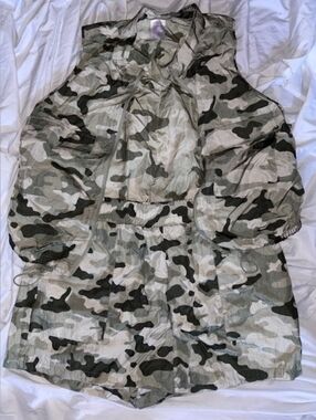 No Boundaries Olive Camo Vest And Shorts